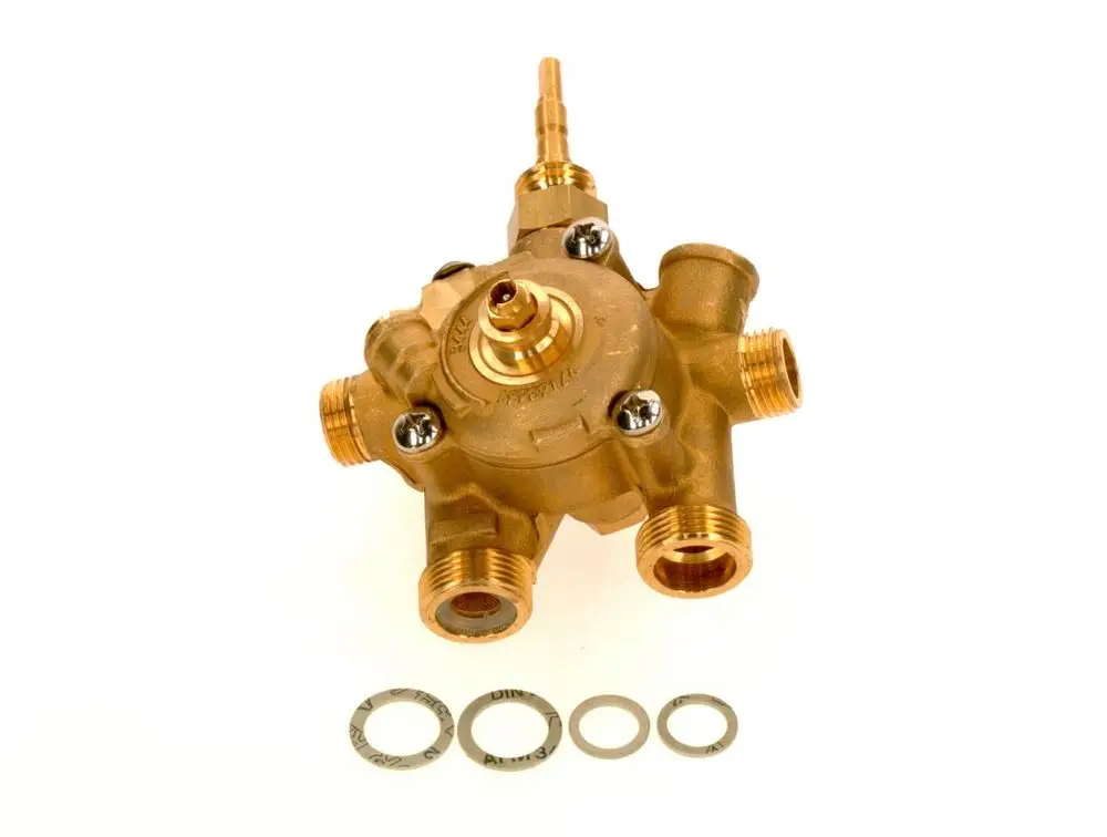 Bosch Wasserarmatur aus Messing mit mehreren Anschlussgewinden und einem zentralen Steuerelement, geeignet für Wasserleitungen. Enthalten sind auch Dichtscheiben.
